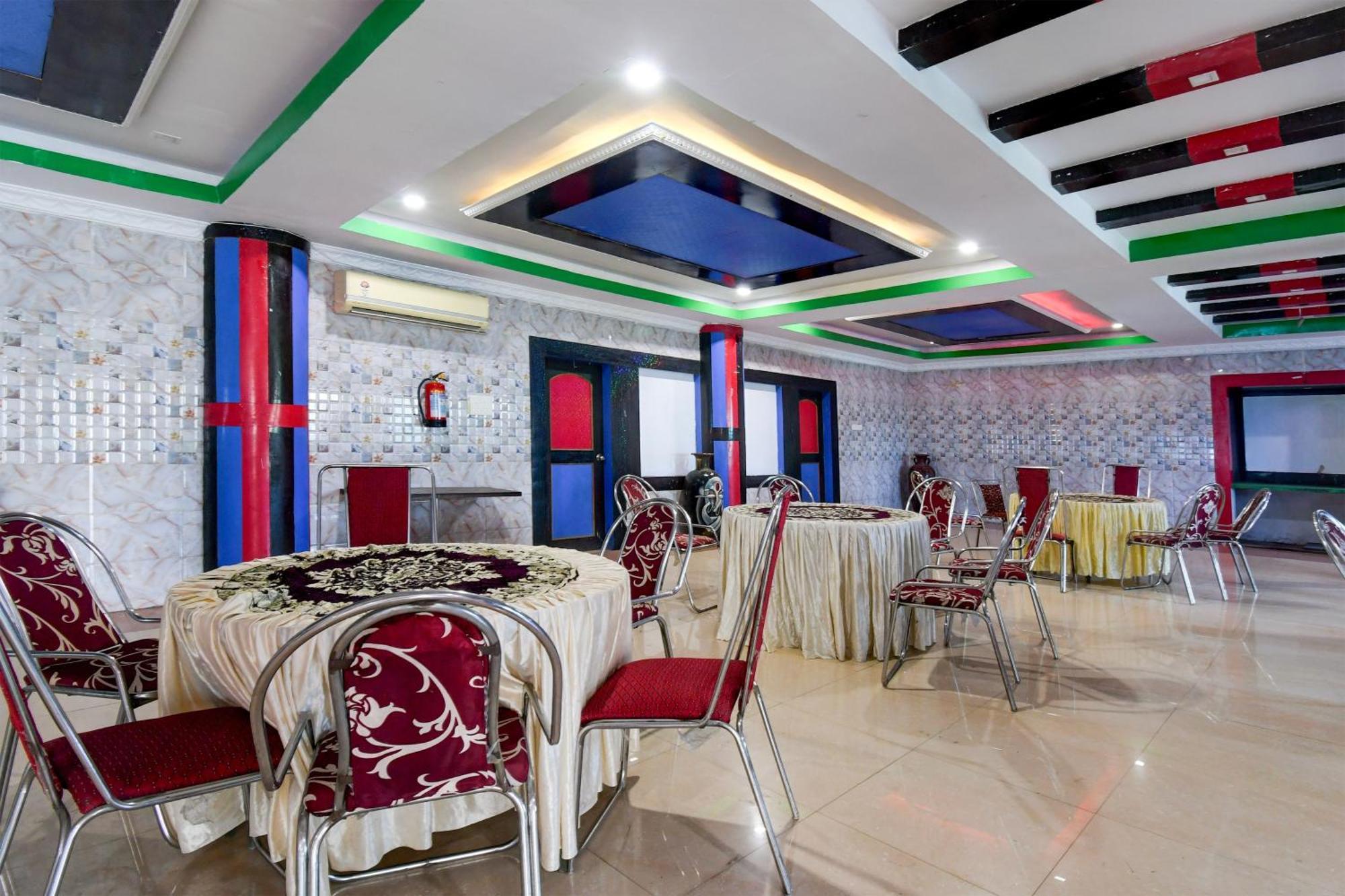 Hotel O Blue Royal Bhubaneswar Bagian luar foto
