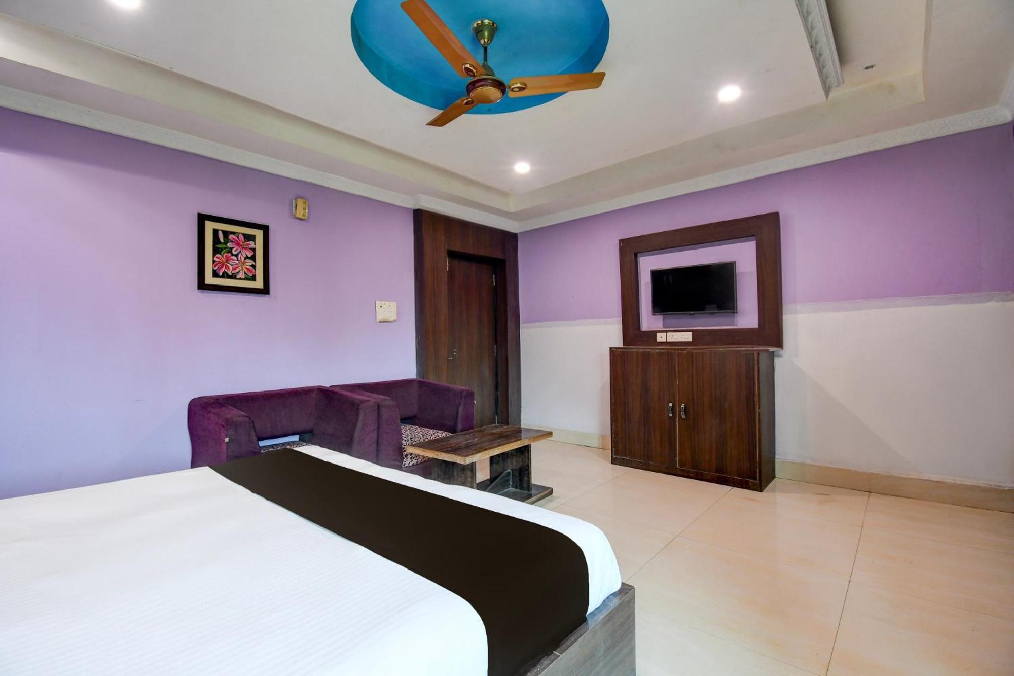 Hotel O Blue Royal Bhubaneswar Bagian luar foto