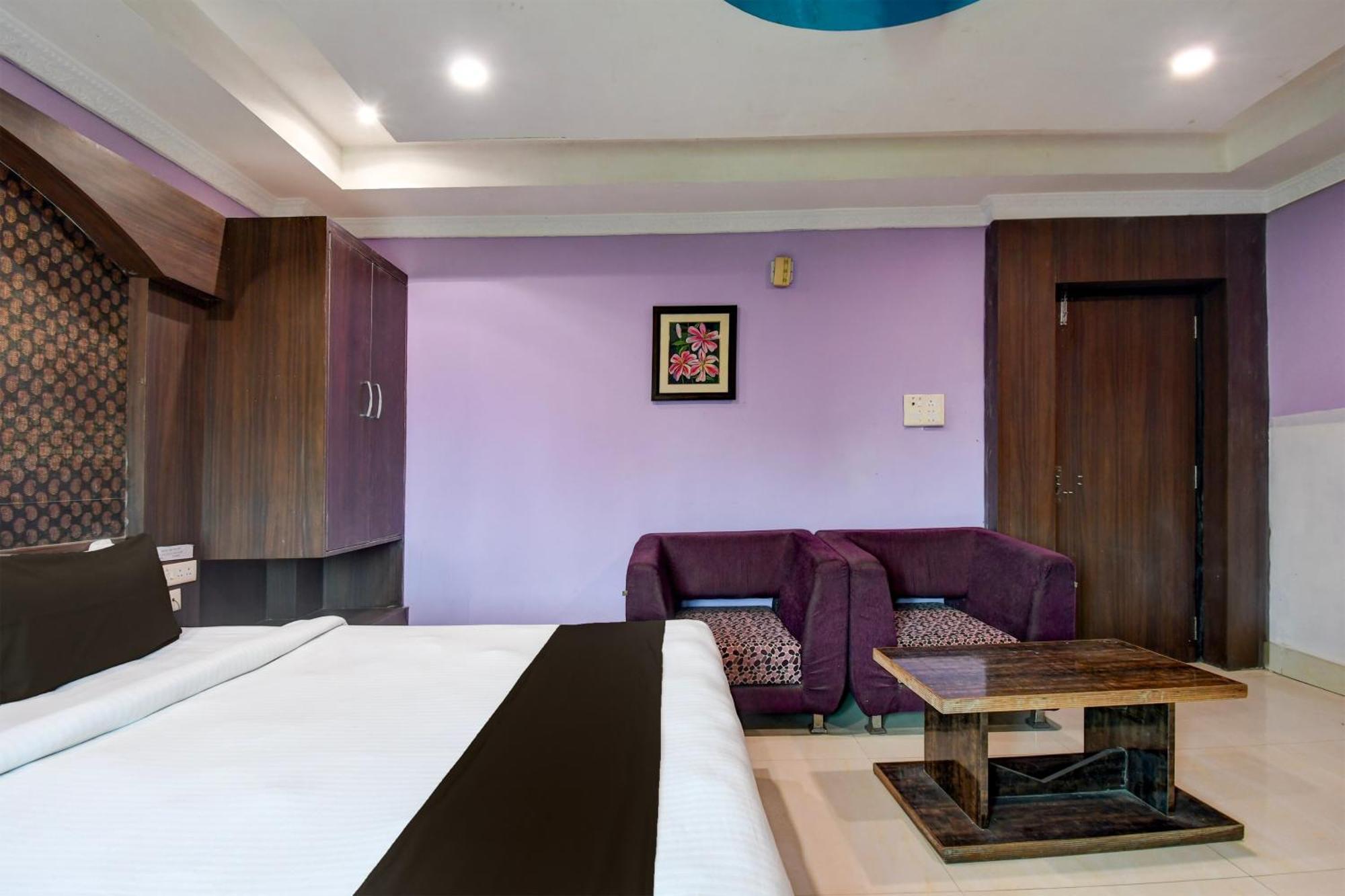 Hotel O Blue Royal Bhubaneswar Bagian luar foto