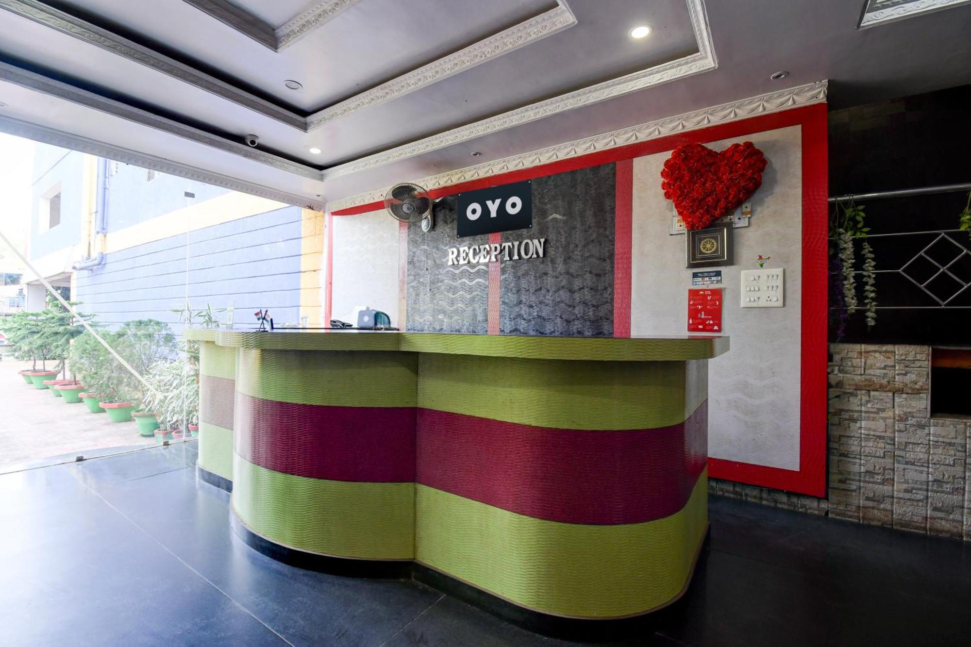 Hotel O Blue Royal Bhubaneswar Bagian luar foto