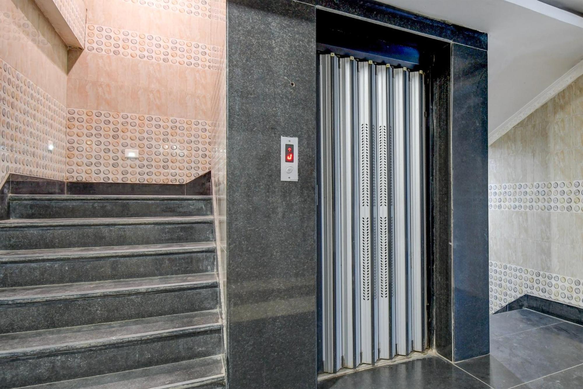 Hotel O Blue Royal Bhubaneswar Bagian luar foto