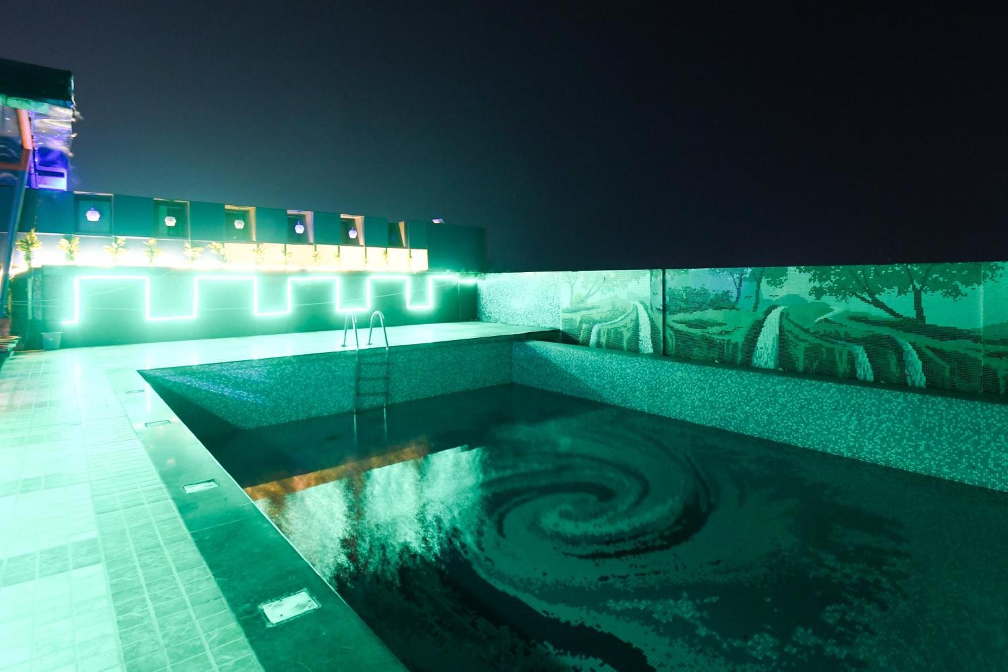 Hotel O Blue Royal Bhubaneswar Bagian luar foto