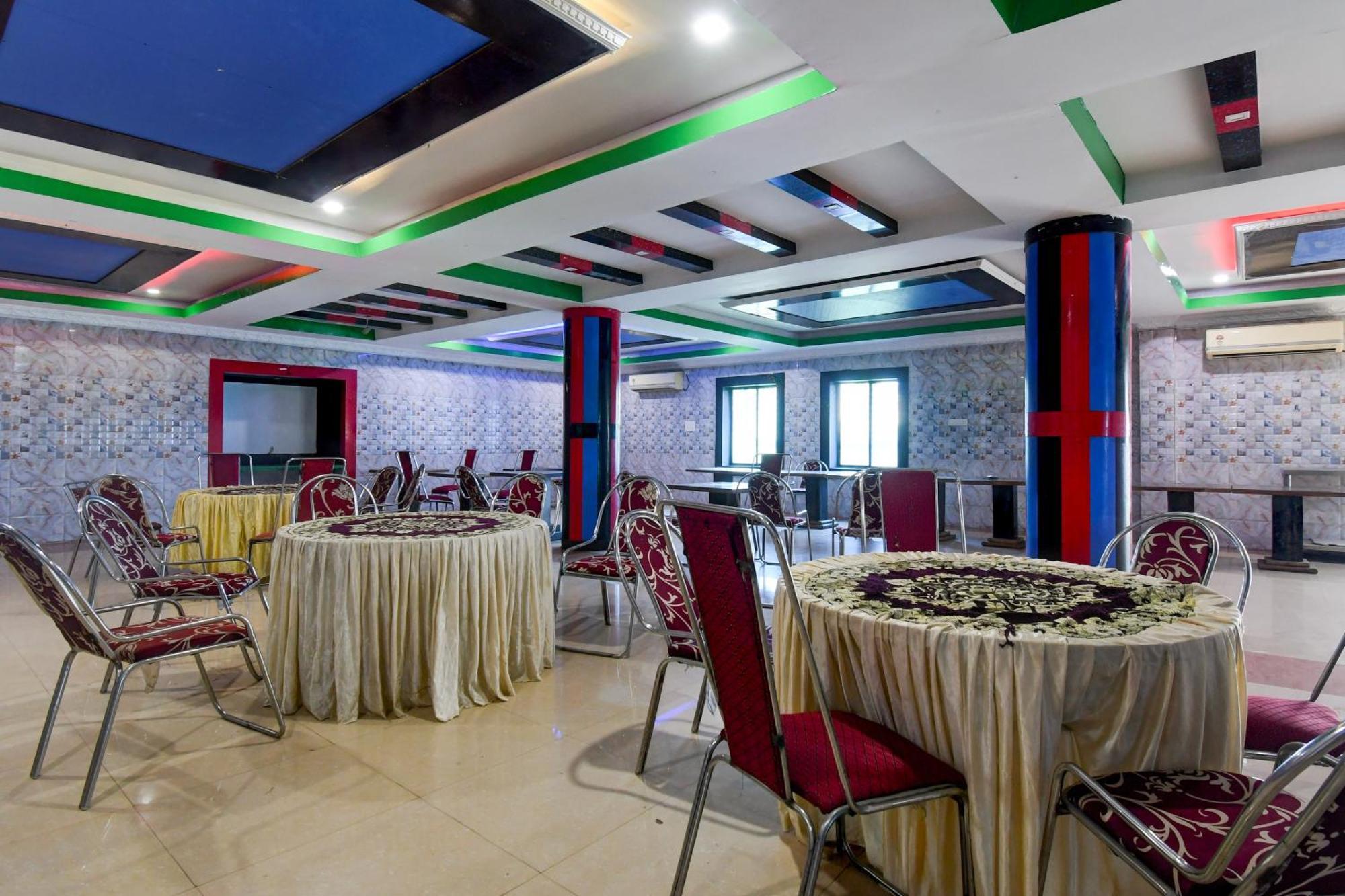 Hotel O Blue Royal Bhubaneswar Bagian luar foto